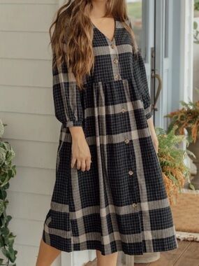NWOT Neuflora Black and Cream Plaid Button-Front Midi Dress